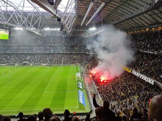 Derby di Stoccolma, negli scontri spunta… un tifoso topo- immagine 2