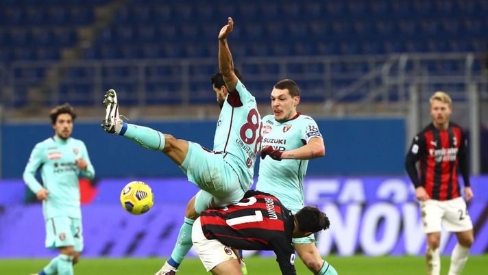 MILAN, ITALY - JANUARY 09: Tomas Rincon of Torino battles for possession with Brahim Diaz of AC Milan during the Serie A match between AC Milan and Torino FC at Stadio Giuseppe Meazza on January 09, 2021 in Milan, Italy. Sporting stadiums around Italy remain under strict restrictions due to the Coronavirus Pandemic as Government social distancing laws prohibit fans inside venues resulting in games being played behind closed doors. (Photo by Marco Luzzani/Getty Images) MILAN, ITALY - JANUARY 09: Tomas Rincon of Torino battles for possession with Brahim Diaz of AC Milan during the Serie A match between AC Milan and Torino FC at Stadio Giuseppe Meazza on January 09, 2021 in Milan, Italy. Sporting stadiums around Italy remain under strict restrictions due to the Coronavirus Pandemic as Government social distancing laws prohibit fans inside venues resulting in games being played behind closed doors. (Photo by Marco Luzzani/Getty Images)