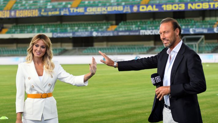 VERONA, ITALY - JUNE 20: Diletta Leotta journalist for DAZN before the Serie A match between Hellas Verona and Cagliari Calcio at Stadio Marcantonio Bentegodi on June 20, 2020 in Verona, Italy.  (Photo by Alessandro Sabattini/Getty Images) 