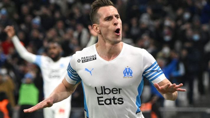 Marseille's Polish forward Arkadiusz Milik celebrates scoring his team's fourth goal during the French L1 football match between Olympique Marseille (OM) and SCO Angers at Stade Velodrome in Marseille, southern France, on February 4, 2022. (Photo by Nicolas TUCAT / AFP) (Photo by NICOLAS TUCAT/AFP via Getty Images) ULTIM’ORA – Milik alla Juve, è fatta! Sky: “Già oggi a Torino, ecco formula e cifre” - immagine 1