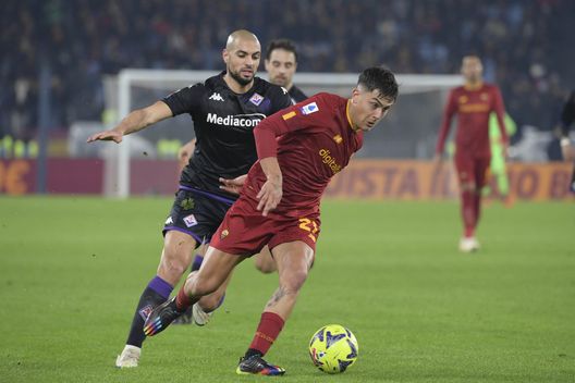 ROME, ITALY - JANUARY 15: AS Roma player Paulo Dybaladuring the Serie A match between AS Roma and ACF Fiorentina at Stadio Olimpico on January 15, 2023 in Rome, Italy. (Photo by Luciano Rossi/AS Roma via Getty Images) Amrabat