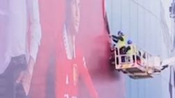 Cristiano Ronaldo, il suo poster rimosso dall’Old Trafford (VIDEO)