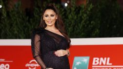 Alessia Macari, sfilata con il pancione sul red carpet del Roma Film Festival