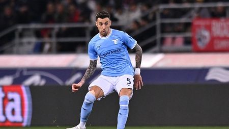 BOLOGNA, ITALY - MARCH 11: Matías Vecino of SS Lazio in action during the Serie A match between Bologna FC and SS Lazio at Stadio Renato Dall'Ara on March 11, 2023 in Bologna, Italy. (Photo by Alessandro Sabattini/Getty Images)