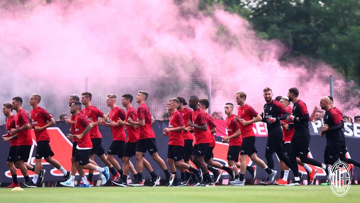 Un'immagine del primo allenamento del Milan a Milanello per il 2019-2020 (credits: acmilan.com) 