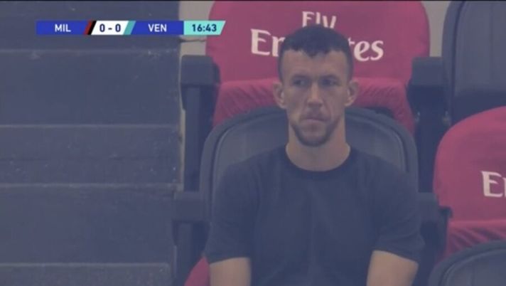 ? FOTO – Curiosità a San Siro: c’è Ivan Perisic per guardare Milan-Venezia - immagine 1