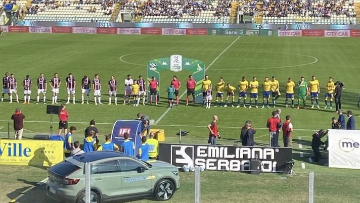 FOTO Modena-Palermo, Buttaro in tribuna al Braglia: “Forza ragazzi” FOTO Modena-Palermo, Buttaro in tribuna al Braglia: “Forza ragazzi” - immagine 1