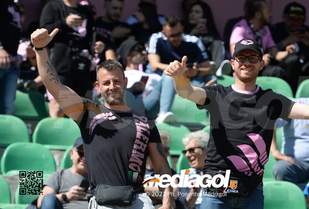 FOTOTIFO Palermo-Spal 2-1, gli scatti ai tifosi al “Renzo Barbera” (GALLERY) - immagine 18