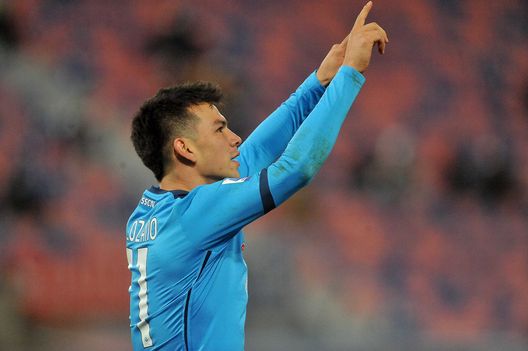BOLOGNA, ITALY - JANUARY 17: Hirving Lozano of SSC Napoli celebrates after scoring his team's second goal during the Serie A match between Bologna FC and SSC Napoli at Stadio Renato Dall'Ara on January 17, 2022 in Bologna, Italy. (Photo by Mario Carlini / Iguana Press/Getty Images) Consigli Fantacalcio, 5 attaccanti per la 3a giornata: chance a Giroud e Dessers! E Bonazzoli da ex…- immagine 4