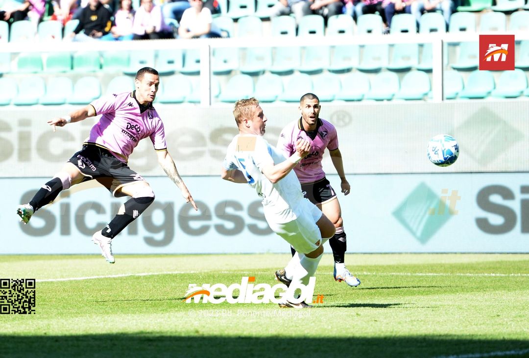 FOTO Palermo-Benevento 1-1, 34ª giornata di Serie B 2022-2023 (La Gallery) - immagine 30