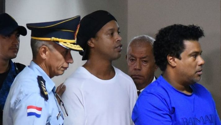 Il prossimo, il numero 40, sarà il compleanno più brutto della vita di Ronaldinho Il prossimo, il numero 40, sarà il compleanno più brutto della vita di Ronaldinho