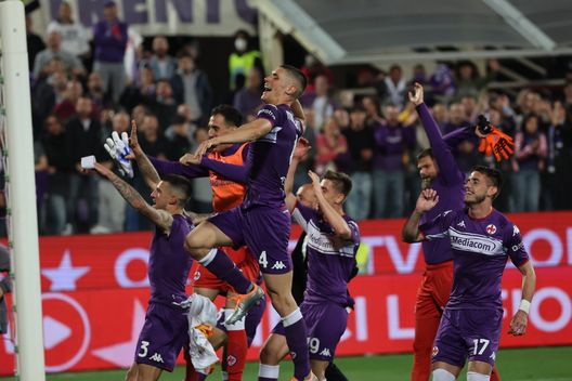 GERMOGLI PH: 09 MAGGIO 2022 FIRENZE STADIO ARTEMIO FRANCHI PARTITA CAMPIONATO SERIE A 2021 2022 FIORENTINA VS ROMA NELLA FOTO © FOTOCRONACHE GERMOGLI Il dilemma della Fiorentina: lasciare il Franchi o dimezzare la capienza- immagine 2