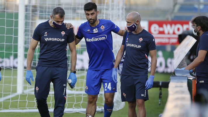 PARMA, ITALY - JULY 05: Marco Benassi of ACF Fiorentina injured during the Serie A match between Parma Calcio and ACF Fiorentina at Stadio Ennio Tardini on July 5, 2020 in Parma, Italy.  (Photo by Gabriele Maltinti/Getty Images) 
