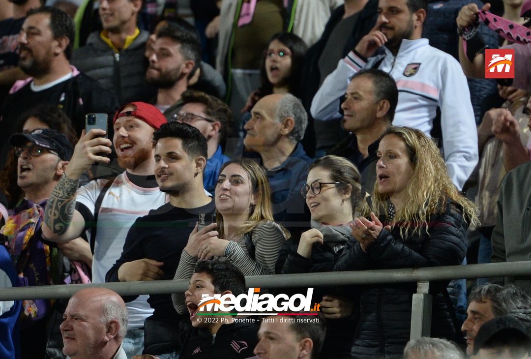 Fotogallery, i tifosi allo stadio per Palermo-Triestina 1-1 - immagine 8