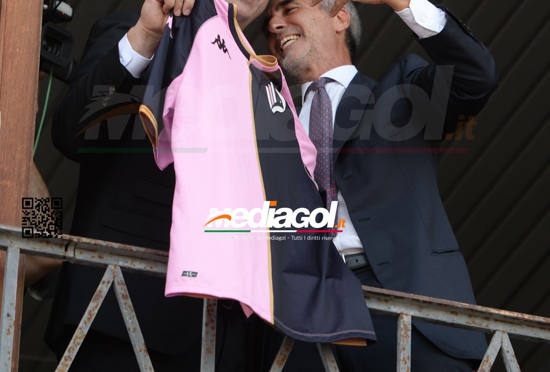 FOTO PALERMO AL CITY GROUP: MIRRI, SORIANO E L’ABBRACCIO DEI TIFOSI (GALLERY) - immagine 25