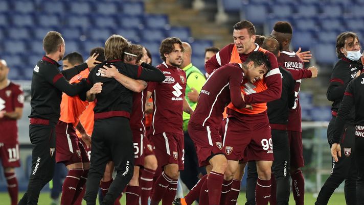 ROME, ITALY - MAY 18: Players of Torino FC interact following the Serie A match between SS Lazio and Torino FC at Stadio Olimpico on May 18, 2021 in Rome, Italy. Sporting stadiums around Italy remain under strict restrictions due to the Coronavirus Pandemic as Government social distancing laws prohibit fans inside venues resulting in games being played behind closed doors. (Photo by Paolo Bruno/Getty Images) ROME, ITALY - MAY 18: Players of Torino FC interact following the Serie A match between SS Lazio and Torino FC at Stadio Olimpico on May 18, 2021 in Rome, Italy. Sporting stadiums around Italy remain under strict restrictions due to the Coronavirus Pandemic as Government social distancing laws prohibit fans inside venues resulting in games being played behind closed doors. (Photo by Paolo Bruno/Getty Images)