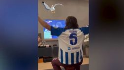 Il Brighton di De Zerbi vince, Adani fa il gabbiano davanti alla tv | VIDEO