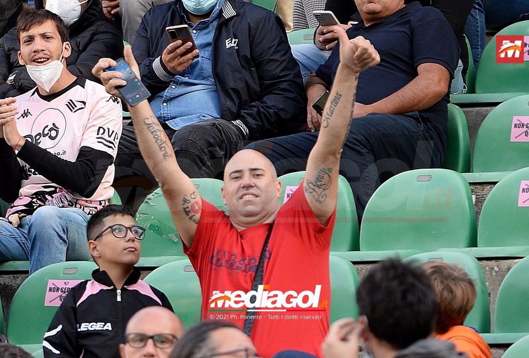 FOTO, i tifosi allo stadio per Palermo – Foggia 3-0 (Gallery) - immagine 34