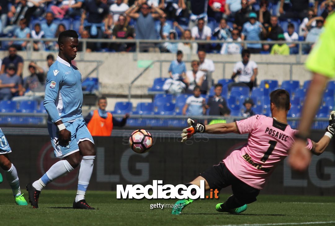  ROME, ITALY - APRIL 23:  Keita Balde of SS Lazio scores the team's fifth goal  during the Serie A match between SS Lazio and US Citta di Palermo at Stadio Olimpico on April 23, 2017 in Rome, Italy.  (Photo by Paolo Bruno/Getty Images) 