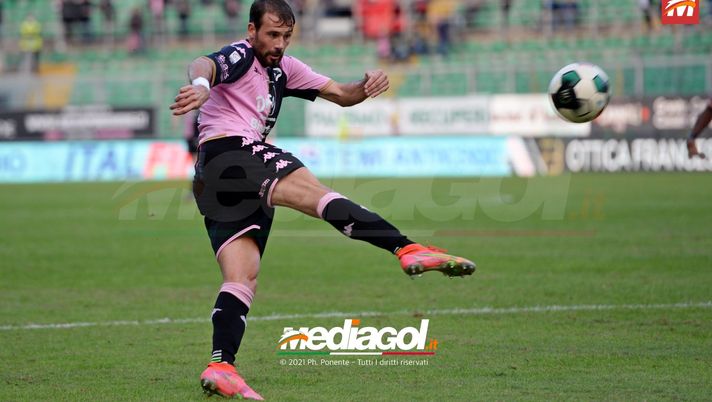 Palermo, ufficiale l’addio di Almici: ceduto alla Spal a titolo definitivo  Almici