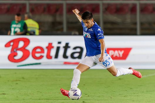 LECCE, ITALY - AUGUST 28: Fabiano Parisi of Empoli FC during the Serie A match between US Lecce and Empoli FC at Stadio Via del Mare on August 28, 2022 in Lecce, Italy. (Photo by Donato Fasano/Getty Images) VN – Parisi, la Fiorentina fa sul serio col suo agente e sfida la Lazio- immagine 2