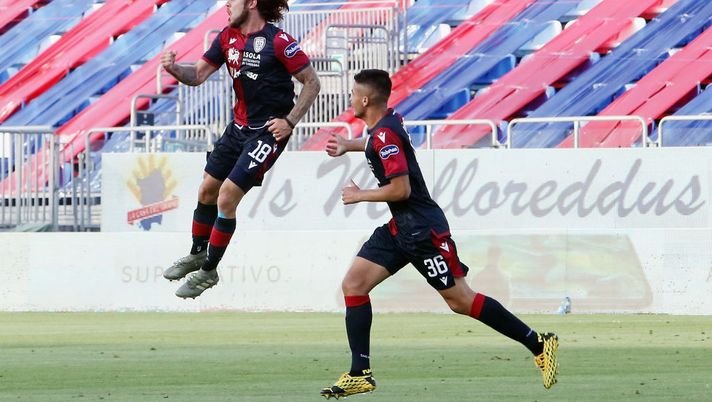 CAGLIARI, ITALY - JUNE 27:  Nahitan Nandez of Cagliari celebrates his goal (1-0) during the Serie A match between Cagliari Calcio and  Torino FC at Sardegna Arena on June 27, 2020 in Cagliari, Italy.  (Photo by Enrico Locci/Getty Images) 