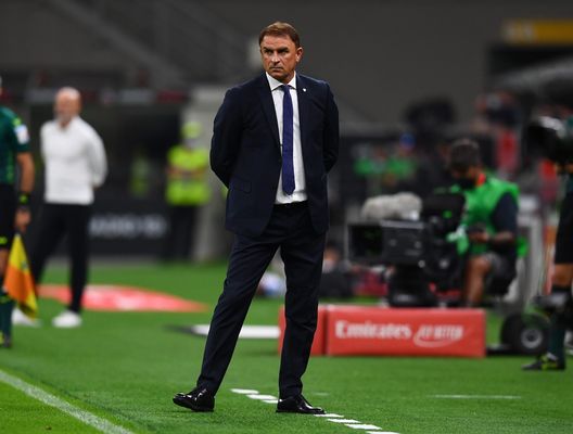 MILAN, ITALY - AUGUST 29: Head coach of Cagiari Calcio Leonardo Semplici reacts during the Serie A match between AC Milan and Cagliari Calcio at Stadio Giuseppe Meazza on August 29, 2021 in Milan, Italy. (Photo by Claudio Villa/AC Milan via Getty Images) Qui Spezia: Semplici in città per la firma. I dettagli- immagine 2