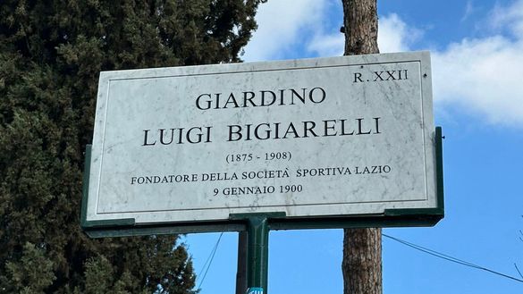 Lazio Calcio e Plogging con l'Associazione Stoplastica a Piazza della Libertà