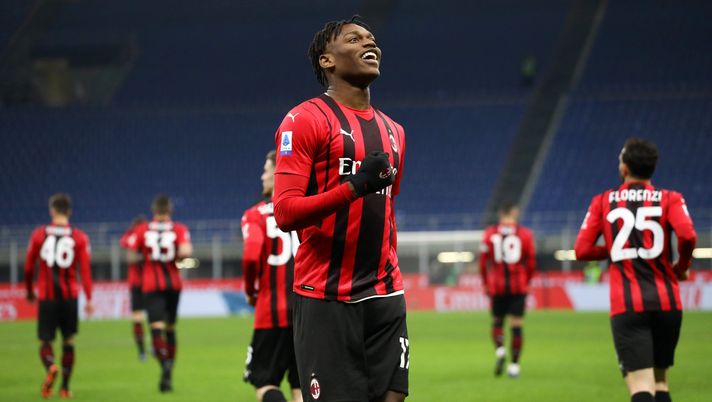 MILAN, ITALY - JANUARY 17: Rafael Leao of AC Milan celebrates after scoring the opening goal during the Serie A match between AC Milan and Spezia Calcio at Stadio Giuseppe Meazza on January 17, 2022 in Milan, Italy. (Photo by Marco Luzzani/Getty Images)
