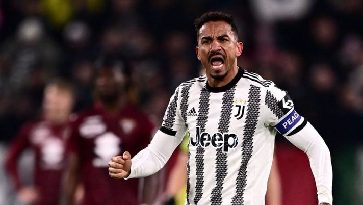 Juventus' Brazilian defender Danilo celebrates after scoring a goal during the Italian Serie A football match between Juventus and Torino at the Juventus Stadium in Turin on February 28, 2023. (Photo by MARCO BERTORELLO / AFP) (Photo by MARCO BERTORELLO/AFP via Getty Images) Danilo resterà ancora al fantacalcio: è ufficiale il rinnovo con la Juve - immagine 1