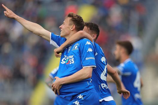 EMPOLI, ITALY - MAY 01: Szymon Piotr Zurkowski of Empoli FC celebrates after scoring a goal during the Serie A match between Empoli FC and Torino FC at Stadio Carlo Castellani on May 1, 2022 in Empoli, Italy. (Photo by Gabriele Maltinti/Getty Images) Mercato, tutto e subito: il futuro dipende da…Zurkowski- immagine 2
