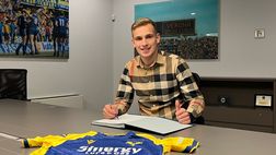 Mateusz Praszelik firma col Verona
