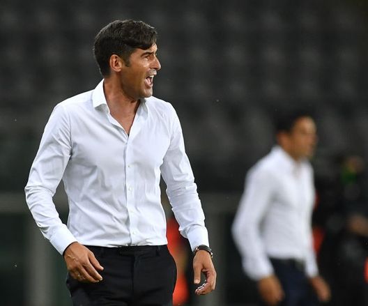  TURIN, ITALY - JULY 29: AS Roma head coach Paulo Fonseca reacts during the Serie A match between Torino FC and AS Roma at Stadio Olimpico di Torino on July 29, 2020 in Turin, Italy. (Photo by Valerio Pennicino/Getty Images) 