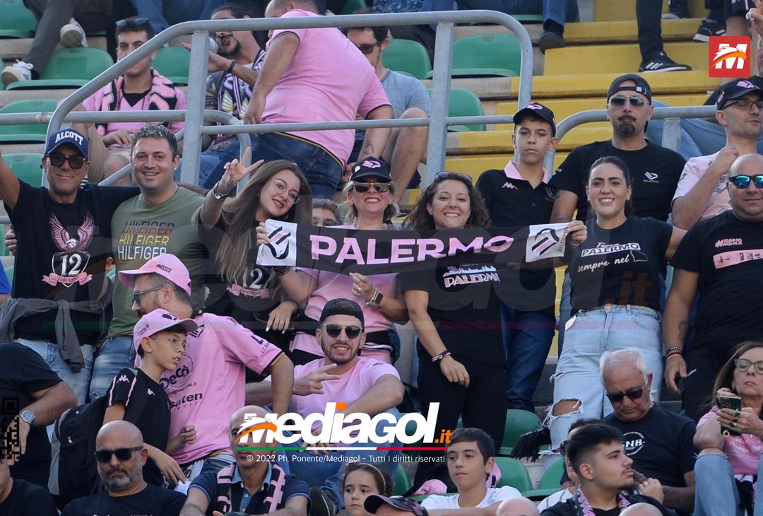 FOTOTIFO Palermo-Cittadella 0-0, i tifosi allo Stadio “Renzo Barbera” (Gallery) - immagine 16