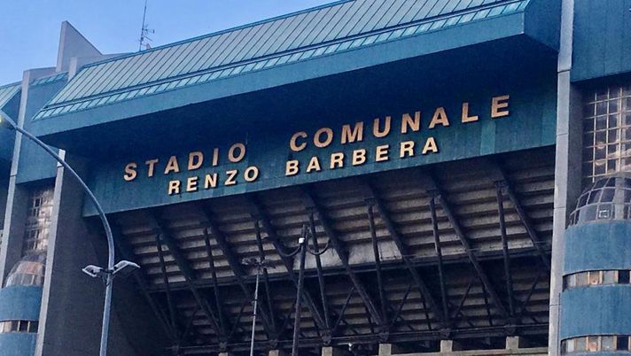 Palermo, installata la nuova “R” allo stadio: l’impianto torna “Renzo Barbera” 