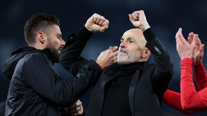 NAPLES, ITALY - MARCH 06: Stefano Pioli, Head Coach of AC Milan celebrates their sides victory after the Serie A match between SSC Napoli and AC Milan at Stadio Diego Armando Maradona on March 06, 2022 in Naples, . (Photo by Francesco Pecoraro/Getty Images) Pioli: “C’è un giocatore di cui si è parlato poco: un fenomeno, da sfavorito…” - immagine 1