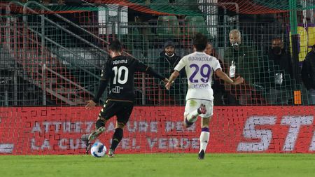 VENICE, ITALY - OCTOBER 18: Mattia Aramu of Venezia scores the opening goal during the Serie A match between Venezia FC and ACF Fiorentina at Stadio Pier Luigi Penzo on October 18, 2021 in Venice, Italy. (Photo by Maurizio Lagana/Getty Images) VENICE, ITALY - OCTOBER 18: Mattia Aramu of Venezia scores the opening goal during the Serie A match between Venezia FC and ACF Fiorentina at Stadio Pier Luigi Penzo on October 18, 2021 in Venice, Italy. (Photo by Maurizio Lagana/Getty Images)