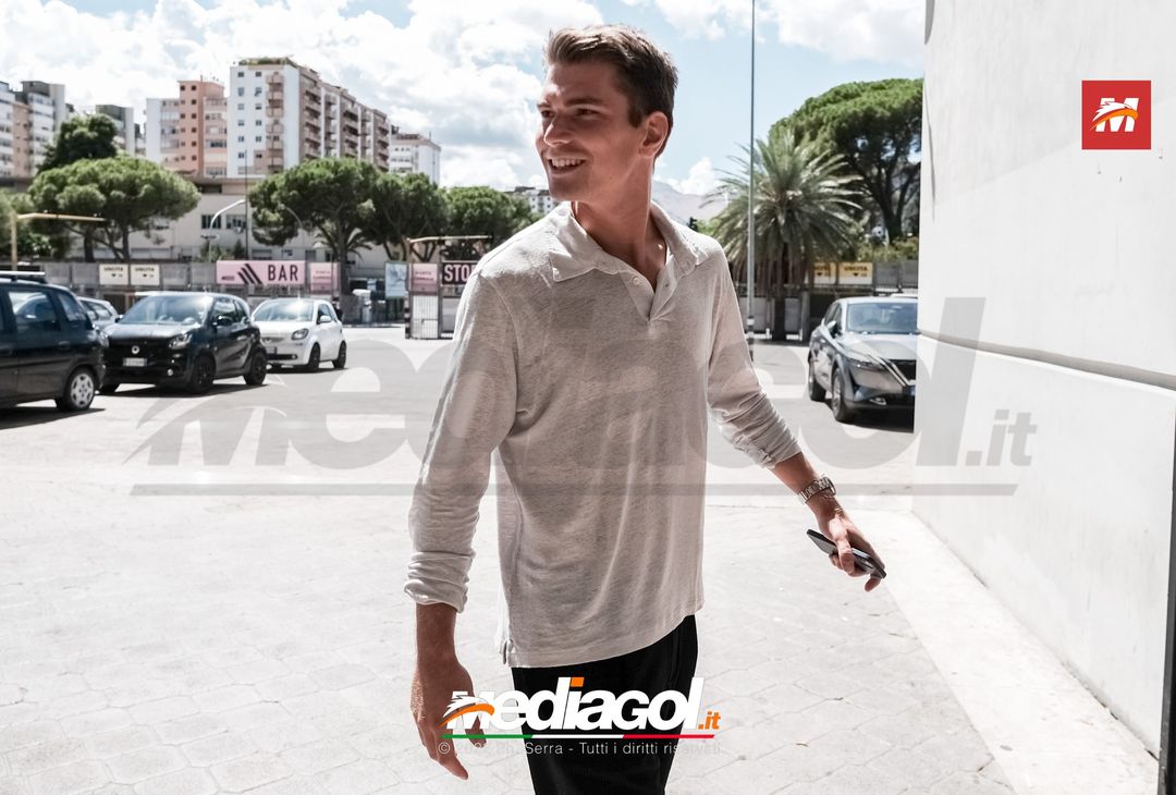 FOTO PALERMO, Jacopo Segre al ‘Renzo Barbera’ per la firma (Gallery) - immagine 11