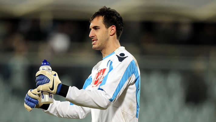 FLORENCE, ITALY - FEBRUARY 17: Goalkeepar Antonio Rosati of SSC Napoli celebrates the victory after the Serie A match between ACF Fiorentina and SSC Napoli at Stadio Artemio Franchi on February 17, 2012 in Florence, Italy. (Photo by Gabriele Maltinti/Getty Images) FLORENCE, ITALY - FEBRUARY 17: Goalkeepar Antonio Rosati of SSC Napoli celebrates the victory after the Serie A match between ACF Fiorentina and SSC Napoli at Stadio Artemio Franchi on February 17, 2012 in Florence, Italy. (Photo by Gabriele Maltinti/Getty Images)