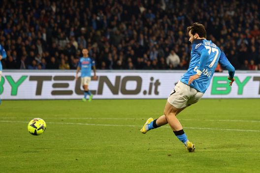 (Photo by Francesco Pecoraro/Getty Images) Lo chiamano Kvaradona ma c’è apprensione: ci sarà nel derby di Salerno?- immagine 2