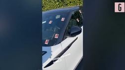 VIDEO Monza, che scherzo di Balotelli a Diaw! Armadietto e auto tappezzati di… figurine di Barrow