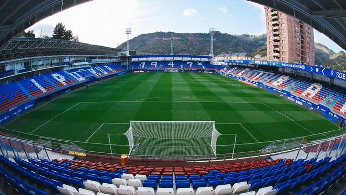 Stadio sold out, ma per motivi ambientali il derby basco Eibar-Real Sociedad è in forse Stadio sold out, ma per motivi ambientali il derby basco Eibar-Real Sociedad è in forse
