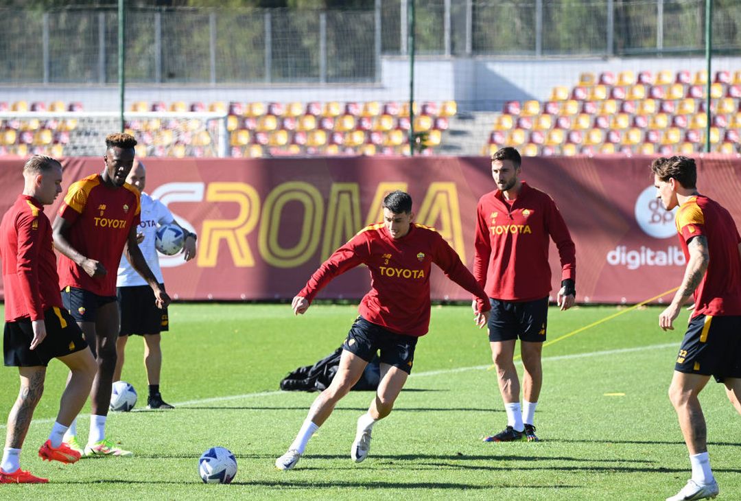 Trigoria, rifinitura in vista della sfida col Sassuolo – FOTO GALLERY - immagine 9