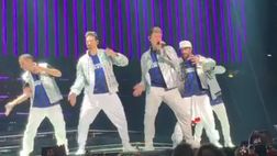 VIDEO / I Backstreet Boys cantano a Milano con la maglia dell’Inter