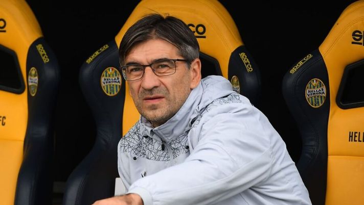 VERONA, ITALY - SEPTEMBER 27: Head coach Ivan Juric of Hellas Verona looks on before the Serie A match between Hellas Verona FC and Udinese Calcio at Stadio Marcantonio Bentegodi on September 27, 2020 in Verona, Italy. (Photo by Alessandro Sabattini/Getty Images) Juric furioso: “C’è una cosa di cui non voglio parlare altrimenti perdo la testa” - immagine 1