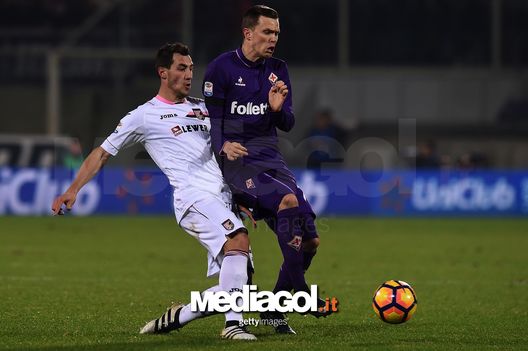FLORENCE, ITALY - DECEMBER 04: Mato Jajalo (L) of Palermo and Josip Ilicic of Fiorentina compete for the ball during the Serie A match between ACF Fiorentina and US Citta di Palermo at Stadio Artemio Franchi on December 4, 2016 in Florence, Italy. (Photo by Tullio M. Puglia/Getty Images) FLORENCE, ITALY - DECEMBER 04: Mato Jajalo (L) of Palermo and Josip Ilicic of Fiorentina compete for the ball during the Serie A match between ACF Fiorentina and US Citta di Palermo at Stadio Artemio Franchi on December 4, 2016 in Florence, Italy. (Photo by Tullio M. Puglia/Getty Images)