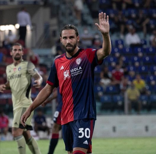 Leonardo Pavoletti, attualmente in forza al Cagliari Leonardo Pavoletti, attualmente in forza al Cagliari
