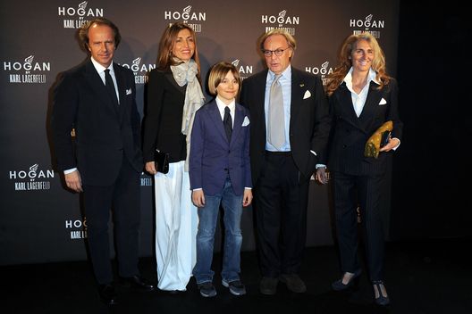 PARIS, FRANCE - MARCH 04: Andrea Della Valle, Paula Della Valle, Leonardo Della Valle, Diego Della Valle and Barbara Della Valle attend the Hogan by Karl Lagerfeld cocktail party during Paris Fashion Week Fall/Winter 2012 on March 4, 2011 in Paris, France. (Photo by Pascal Le Segretain/Getty Images) PARIS, FRANCE - MARCH 04: Andrea Della Valle, Paula Della Valle, Leonardo Della Valle, Diego Della Valle and Barbara Della Valle attend the Hogan by Karl Lagerfeld cocktail party during Paris Fashion Week Fall/Winter 2012 on March 4, 2011 in Paris, France. (Photo by Pascal Le Segretain/Getty Images)