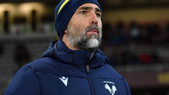 TURIN, ITALY - DECEMBER 19: Igor Tudor, Head Coach of Hellas Verona looks on prior to the Serie A match between Torino FC and Hellas Verona FC at Stadio Olimpico di Torino on December 19, 2021 in Turin, Italy. (Photo by Valerio Pennicino/Getty Images) Tudor: “Fiorentina vicina alla Champions per me. Barak? Ecco come sta” - immagine 1