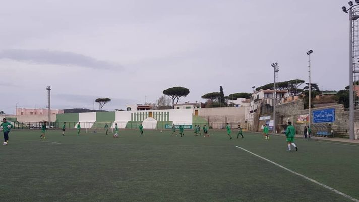 A Forio d'Ischia gesto di violenza da parte della panchina Real Forio A Forio d'Ischia gesto di violenza da parte della panchina Real Forio